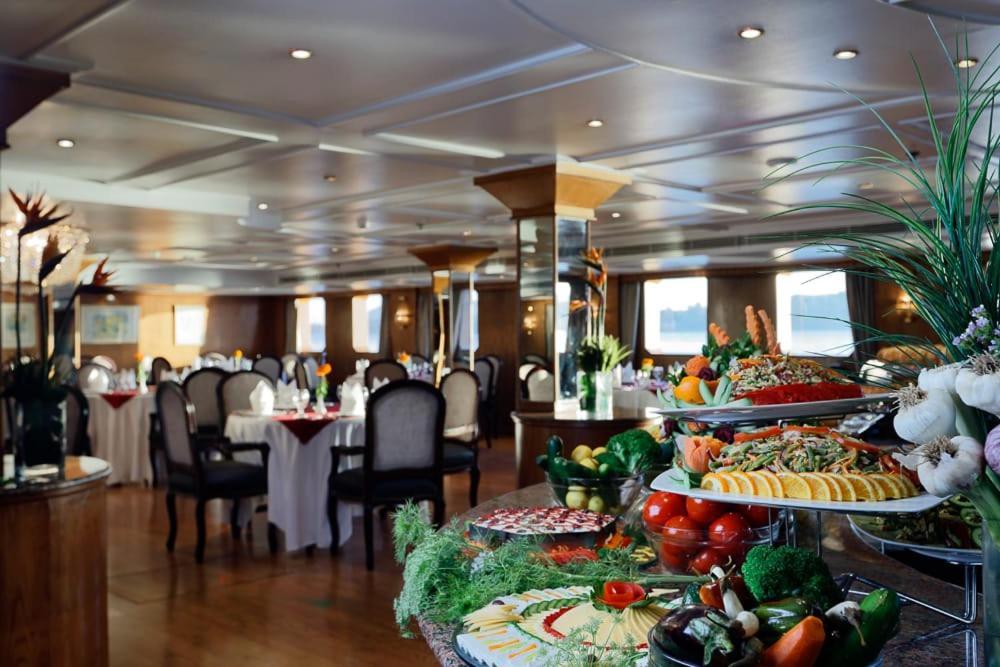 Nile Cruise 3 Nights From Aswan To Luxor Every Friday, Monday And Wednesday With Tours エクステリア 写真