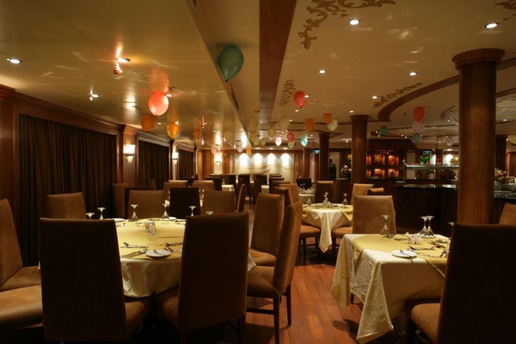 Nile Cruise 3 Nights From Aswan To Luxor Every Friday, Monday And Wednesday With Tours エクステリア 写真